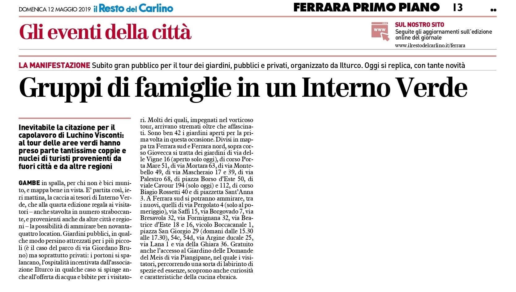 Gruppi di famiglie in un Interno Verde