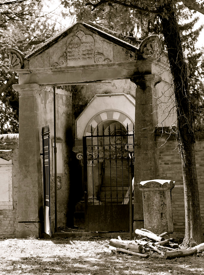 1. Cimitero ebraico di Ferrara - foto di Renaud Camus