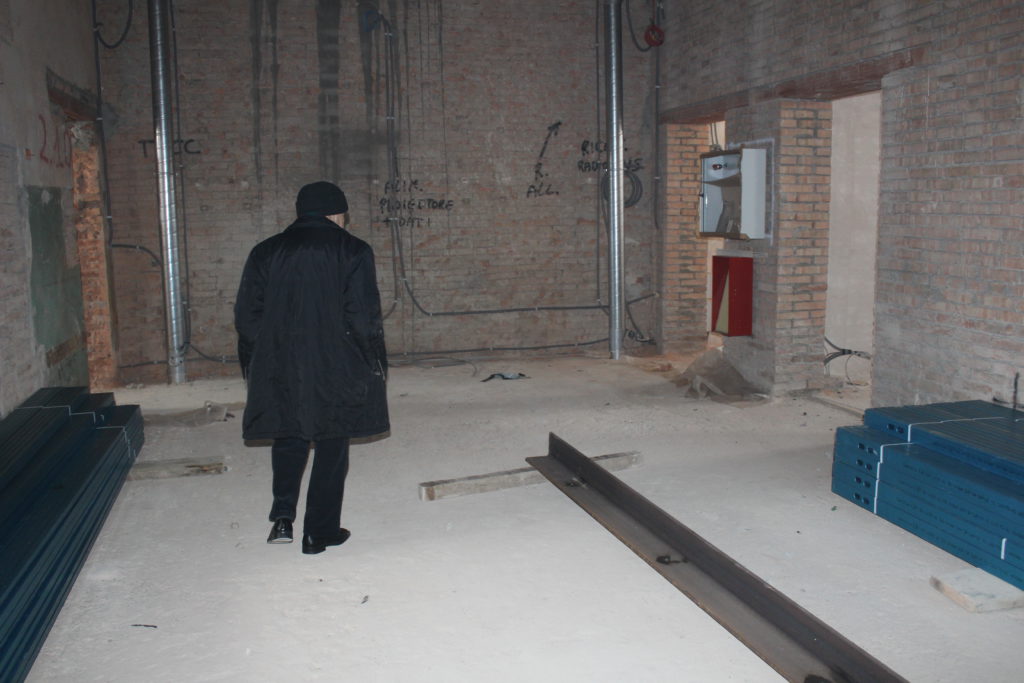 3. De Benedetti si avvicina alla sua cella