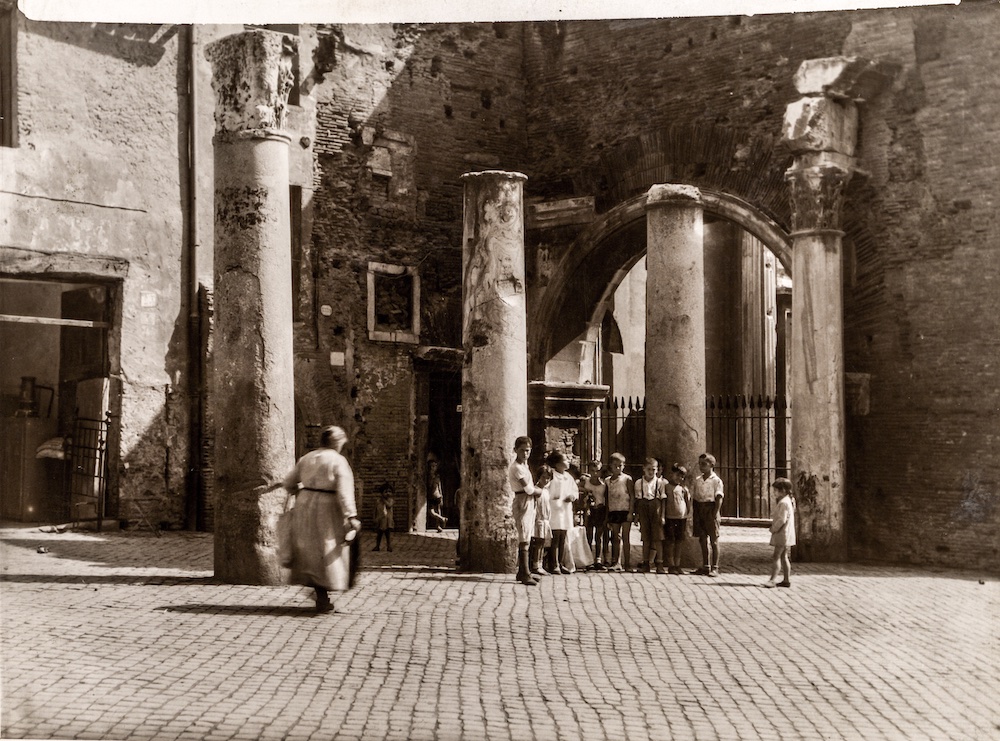 8. PORTICO DELL’OTTAVIA - ROMA